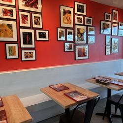 MAJI Curry - Indoor dining area