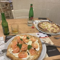 Pizzeria la Margherita - Pizza Caprese en Parigina