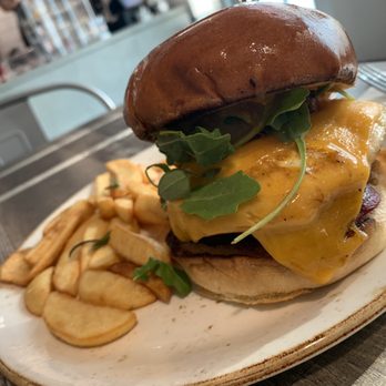 The Aussie Grind - Beef Burger - Cafes Near Me - Frisco, Texas