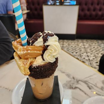 Sugar Factory - Cookies and cream coffee - Desserts Near Me - Jacksonville, Florida Sugar Factory - Cookies and cream coffee - Desserts Near Me - Jacksonville, Florida