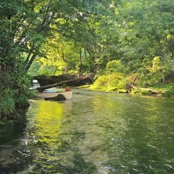 Hufstedler's canoe rental & campground - View of the dam before takeout
