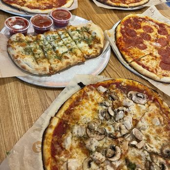 Blaze Pizza - Salad Near Me - Storrs, Connecticut Blaze Pizza - Salad Near Me - Storrs, Connecticut