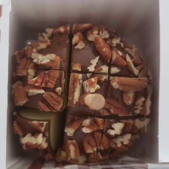 San Jose Candy Kitchen - Carmel Apple with pecans sliced for easy access - Ice Cream & Frozen Yogurt Near Me - San Jose, California San Jose Candy Kitchen - Carmel Apple with pecans sliced for easy access - Ice Cream & Frozen Yogurt Near Me - San Jose, California