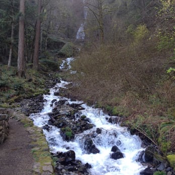 Multnomah Falls - Stream. - Hiking Near Me - Bridal Veil, Oregon Multnomah Falls - Stream. - Hiking Near Me - Bridal Veil, Oregon