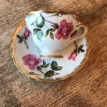 Find Retail & Donation Center - Found this absolutely gorgeous tea cup and saucer at find for only $2.50 - Community Service/Non-Profit Near Me - Edmonton, Alberta