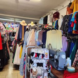Aleluya's Bargain Store - Wall to Wall Designs