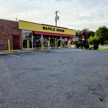 Waffle House - The Waffle House building on 1961 West Main Street, Salem, Virginia. - Breakfast & Brunch Near Me - Salem, Virginia Waffle House - The Waffle House building on 1961 West Main Street, Salem, Virginia. - Breakfast & Brunch Near Me - Salem, Virginia
