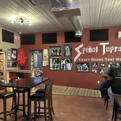 Spinal Taproom - Exit to the outside seating