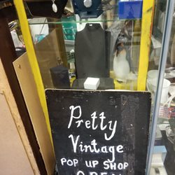 Pretty Vintage - Outside
