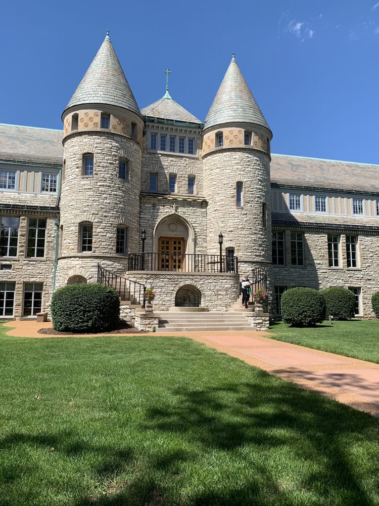 Villa Duchesne and Oak Hill School - childcare center in Saint Louis, MO