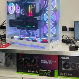 Custom 5090 and 9950X3D fully built by Fox PC/Compucell Custom 5090 and 9950X3D fully built by Fox PC/Compucell