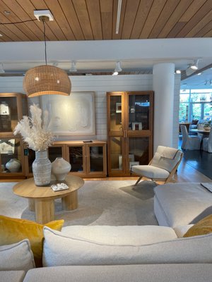 Crate & Barrel by null