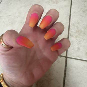 Blizz Nail Spa - Nail Salons Near Me - Fox Lake, Illinois