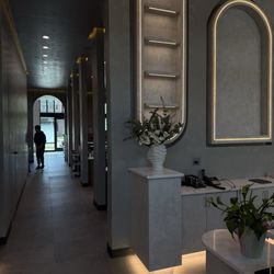 Offline Nail The Corner - Entry way- amazing ambiance!