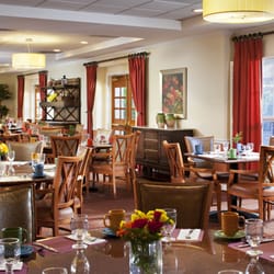 Belmont Village Senior Living - Josephine's Kitchen dining room. Chef-prepared, restaurant-style meals with more than 24 daily menu choices.