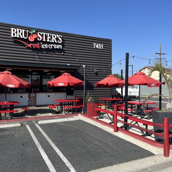 Bruster's Real Ice Cream - Ice Cream & Frozen Yogurt Near Me - Huntington Beach, California