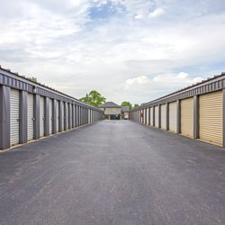 Metro Self Storage - Northlake - Wide drive aisles