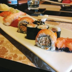 Sakura - Menu sushi misto (lunch menu).
