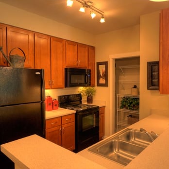 Pine Valley Ranch - Gourmet Kitchen - Apartments Near Me - Spokane, Washington