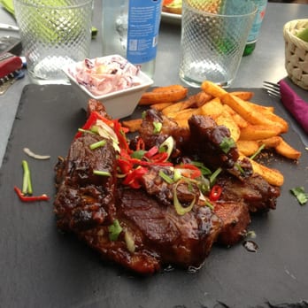 Fork & Bottle - Ribs, wedges, coleslaw - American Near Me - Zürich, ZH