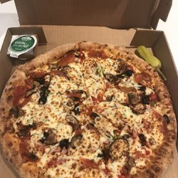 Papa Johns Pizza - Med pizza - The Works with garlic sauce dip
