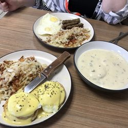 TASTY CAFE - The Eggs Benedict, Biscuits & Gravy, and 2-2-2 Breakfast at the Tasty Cafe in Eldridge, Iowa