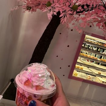 Dipped By Dee - Frescas con leche - Desserts Near Me - Las Vegas, Nevada