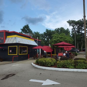 Papi's Rapido - Outside seating or drive through - Tacos Near Me - Lexington, Kentucky