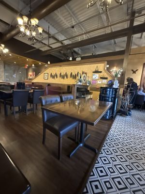 Manee Thai Cuisine Indy by null