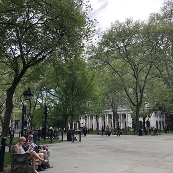 Independence Hall - Park behind the hall - Landmarks & Historical Buildings Near Me - Philadelphia, Pennsylvania Independence Hall - Park behind the hall - Landmarks & Historical Buildings Near Me - Philadelphia, Pennsylvania