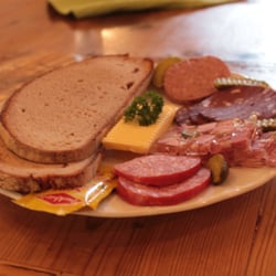 Bauerncafe Zur Zehntscheune - Deftige Brotzeit
