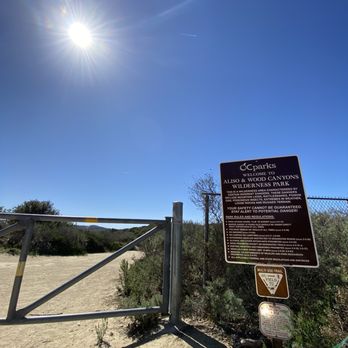 West Ridge Trail - Entrance - Hiking Near Me - Aliso Viejo, California West Ridge Trail - Entrance - Hiking Near Me - Aliso Viejo, California