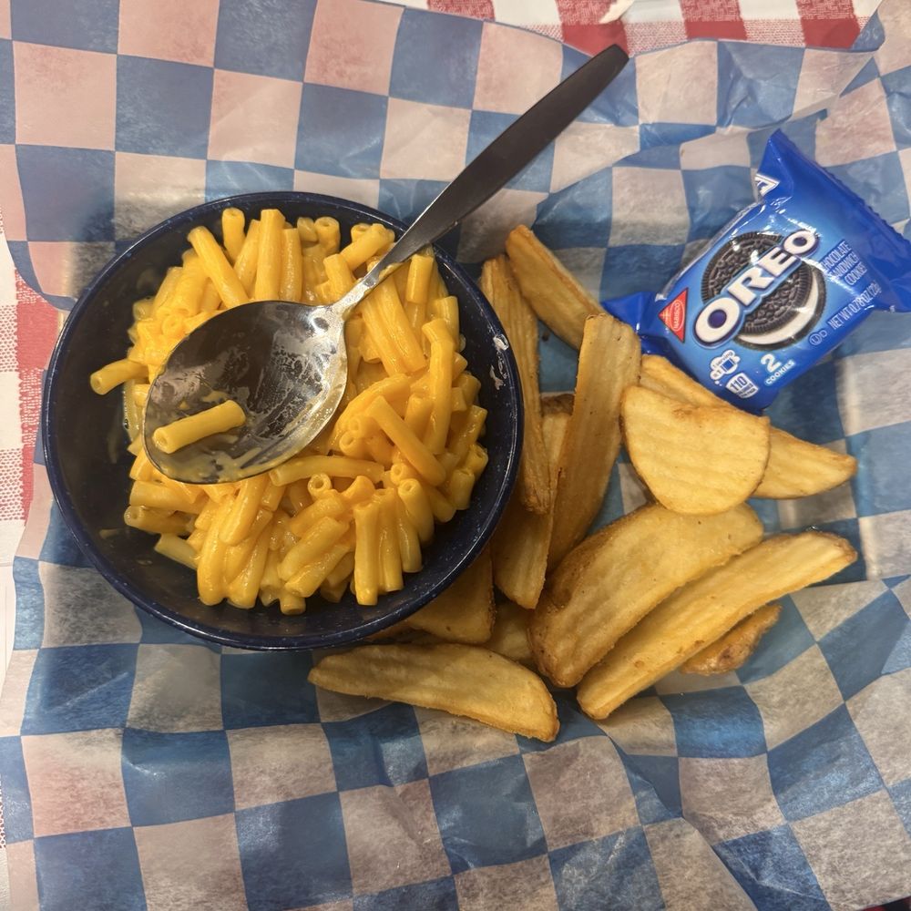 Famous Dave's Bar-B-Que - Kid's Macaroni & Cheese& fries - Barbeque Near Me - Laurel, Maryland Famous Dave's Bar-B-Que - Kid's Macaroni & Cheese& fries - Barbeque Near Me - Laurel, Maryland