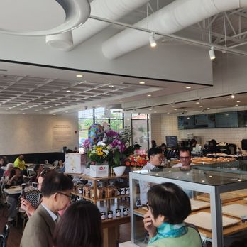 Paris Baguette - Bakeries Near Me - Olivette, Missouri