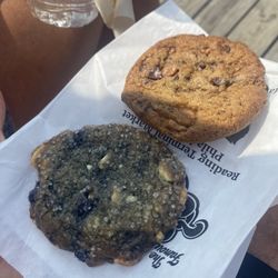 Famous Cookie Creamery - Blueberry Muffin Cookie & PB Choco Chip