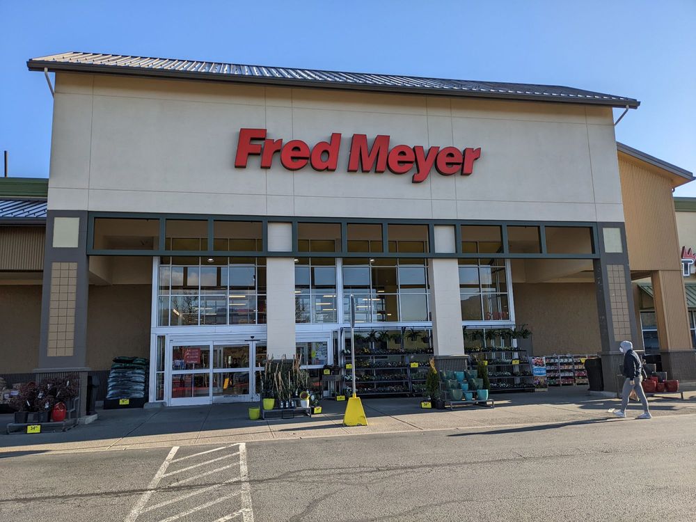 FRED MEYER Updated August 2024 39 Photos & 116 Reviews 6100 E