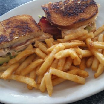 Cahoots Corner Cafe - California chicken sandwich - Breakfast & Brunch Near Me - Oakdale, California