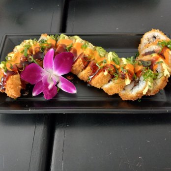 Vegan Castle - Dragon roll - Vegan Near Me - Long Beach, California Vegan Castle - Dragon roll - Vegan Near Me - Long Beach, California