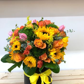 Sister's Flowershop - Florists Near Me - Winnetka, California Sister's Flowershop - Florists Near Me - Winnetka, California