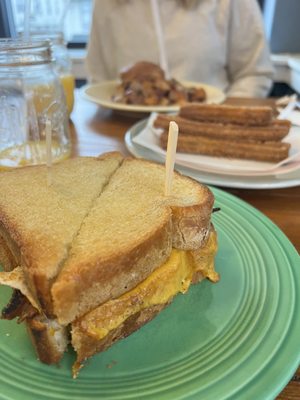 Henry’s On Clay by null