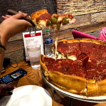 Giordano's - deep dish pizza supreme - Pizza Near Me - Chicago, Illinois