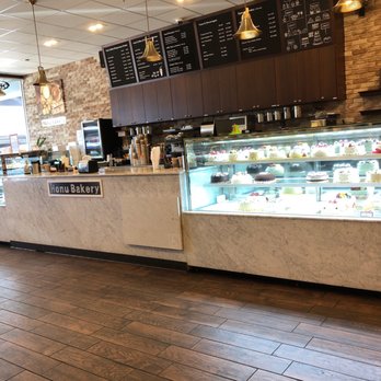 Honu Bakery - Beautiful place located in Kam Shopping center - Bakeries Near Me - Honolulu, Hawaii