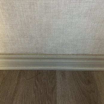 Hampton Inn Buffalo-Williamsville - Baseboard trim dirty. - Hotels Near Me - Williamsville, New York Hampton Inn Buffalo-Williamsville - Baseboard trim dirty. - Hotels Near Me - Williamsville, New York