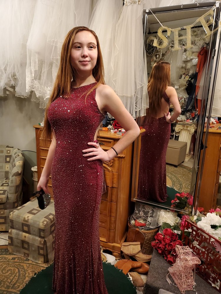 READY 2 WEAR Updated September 2024 4100 N Wheeling Ave, Muncie