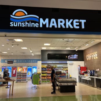 Sunshine Market - the entrance to the store - Convenience Stores Near Me - Okeechobee, Florida