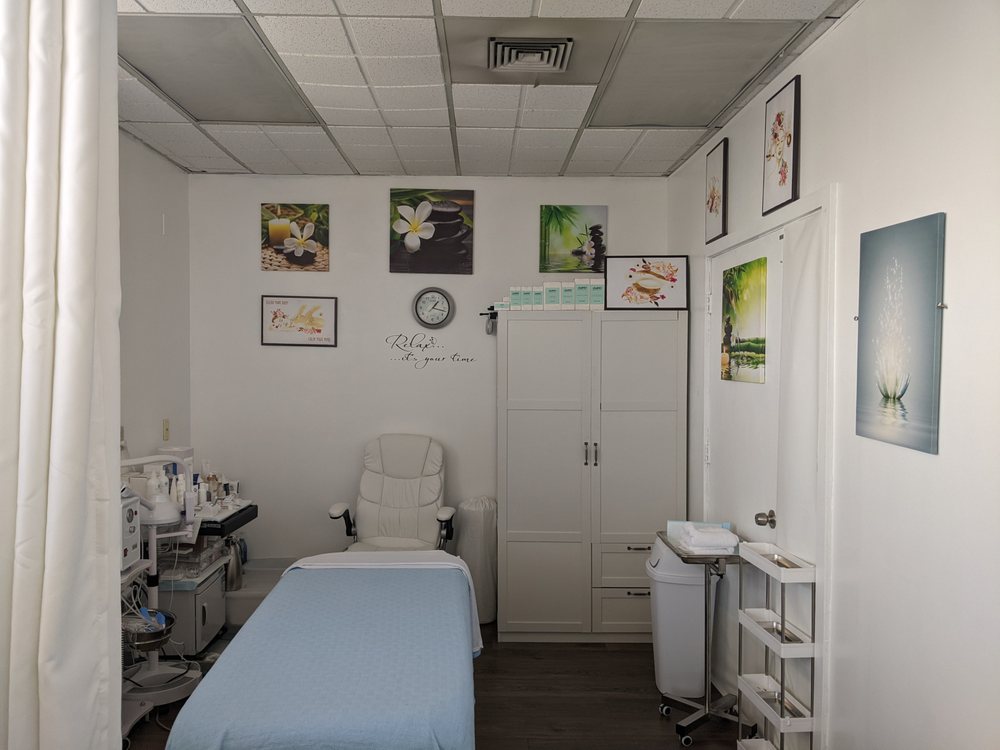 UNIVERSAL SKIN CARE SPA - 11 Photos - 12811 8th Ave W, Everett