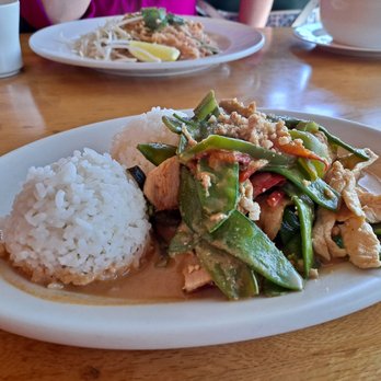 Thai Chiang Mai - Panang Curry with Chicken - lunch special - Thai Near Me - Greensboro, North Carolina