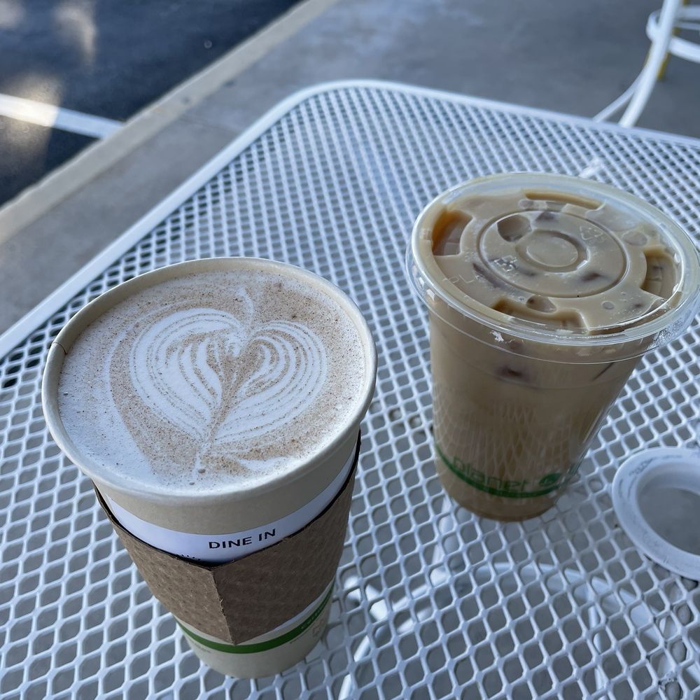 Lubbies Bagels - Chai Latte and Iced Vanilla Latte - Bagels Near Me - Dallas, Texas
