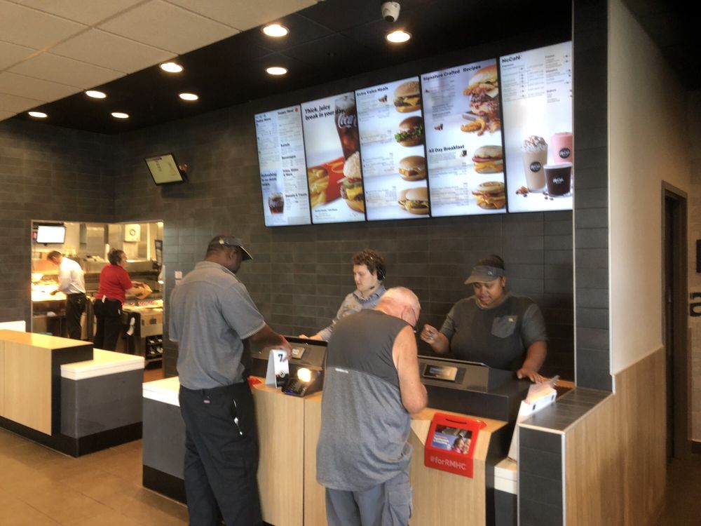 MCDONALD’S Updated October 2024 10 Photos & 13 Reviews 410 N 13th