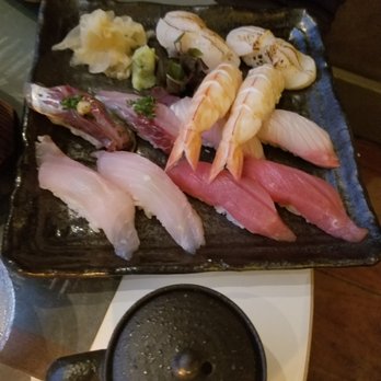 sushi e - Variety of nigiri sushi - Sushi Bars Near Me - Sydney, NSW